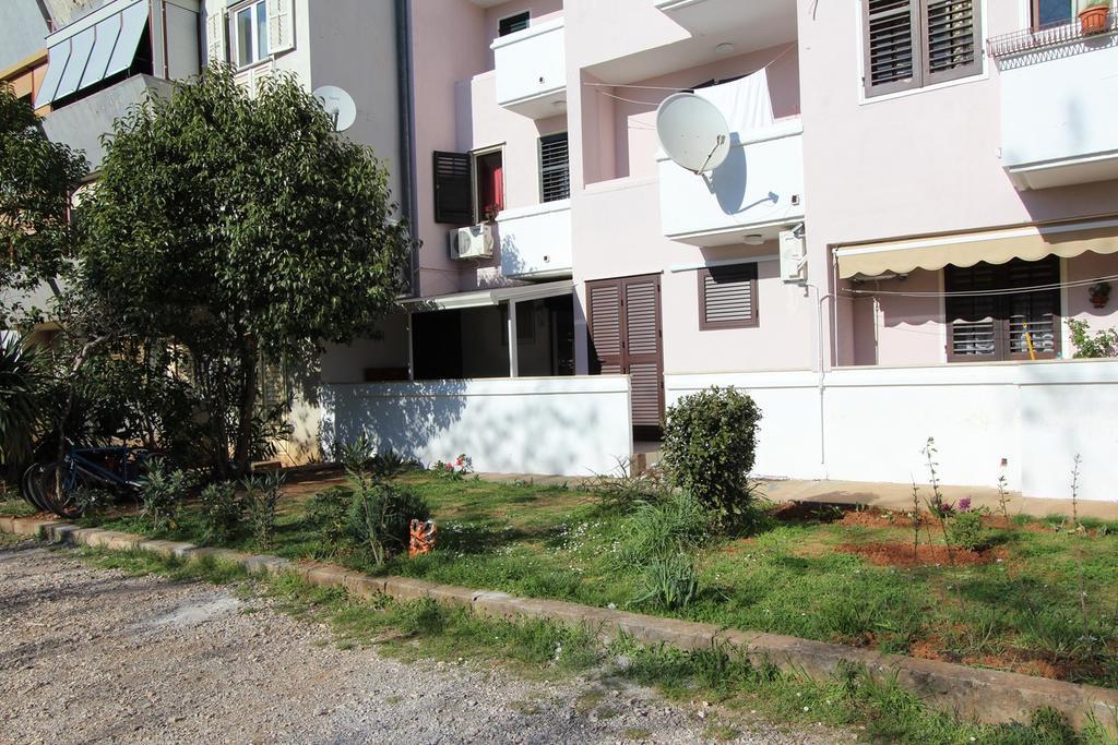 Apartment Ilinović Rovigno Esterno foto